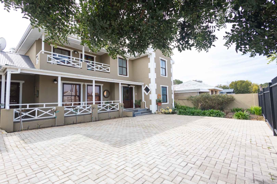4 Bedroom Property for Sale in Panorama Western Cape